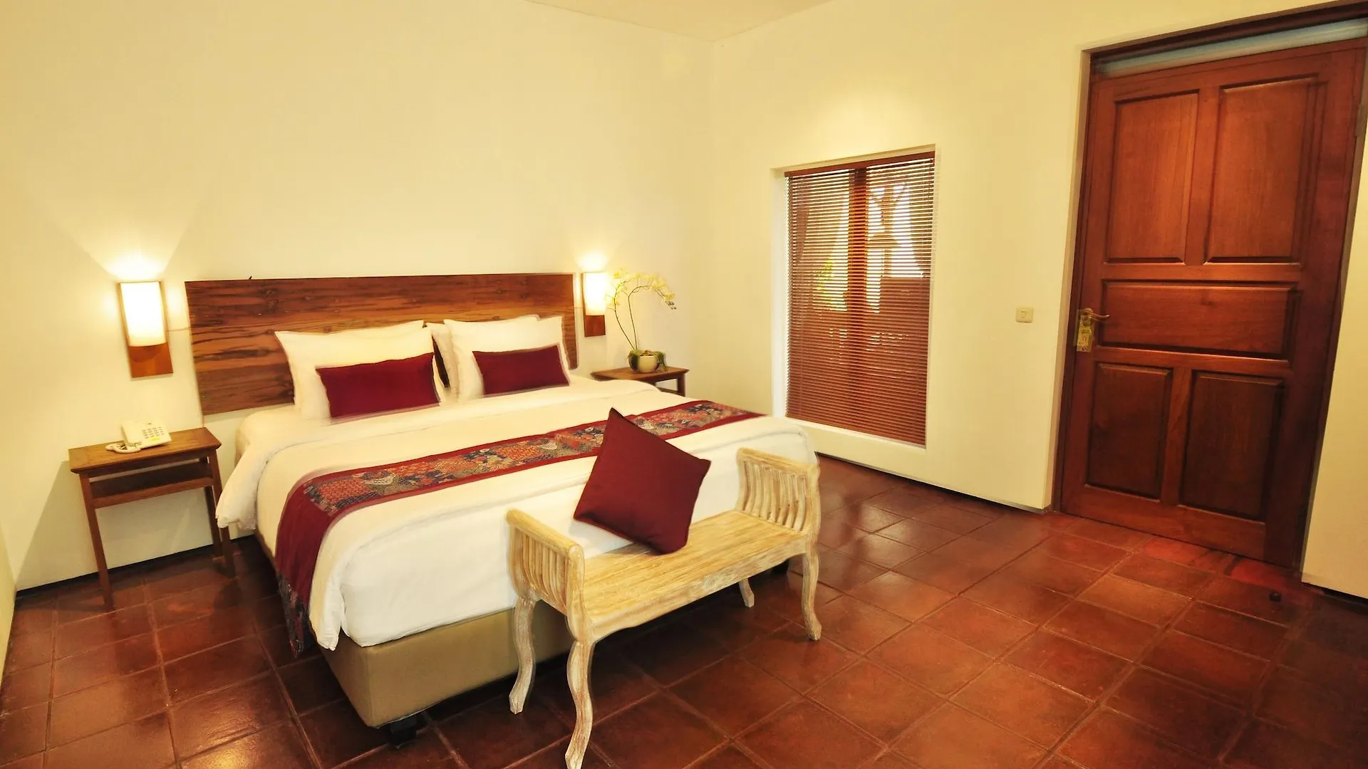 D'Lima Hotel & Villas Kuta  3*, Kuta (Bali)