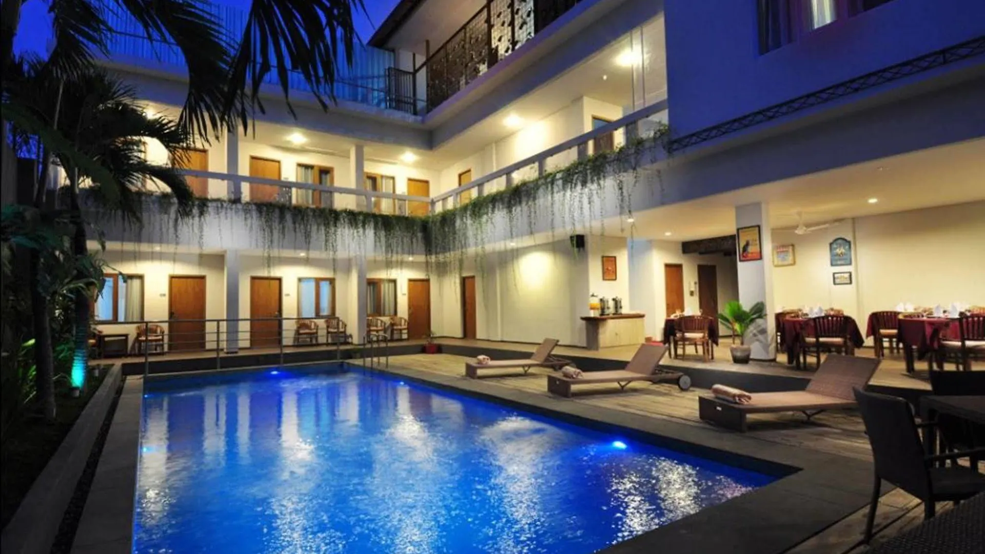 D'Lima Hotel & Villas Kuta  3*, Kuta (Bali)
